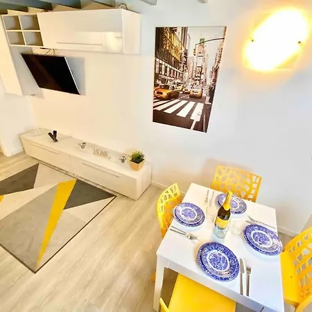 Loft Incantevole A Pochi Passi Dal Centro Lägenhet