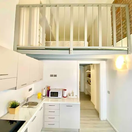 Lägenhet Loft Incantevole A Pochi Passi Dal Centro *